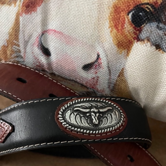 NOCONA Western Leather Belt with Silver Tone Longhorn Conchos Size 26 - Picture 4 of 15